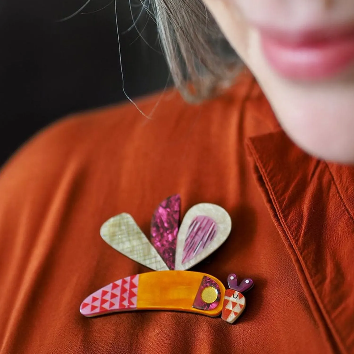 A Dragonfly Named Buzz Brooch^Erstwilder Hot