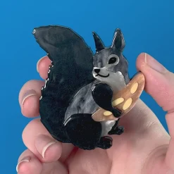 Bellisimo Black Squirrel Brooch^Erstwilder New