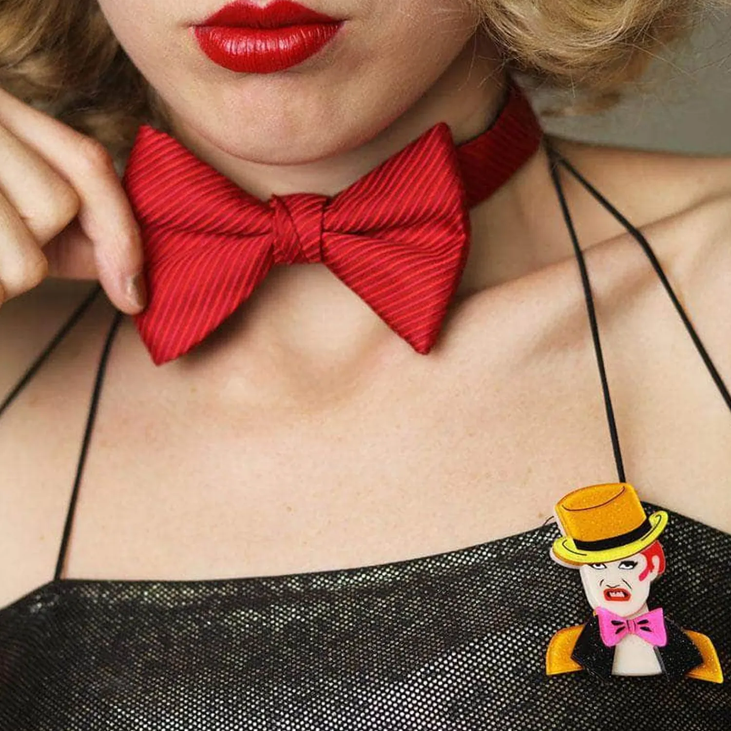 Columbia The Corruptible Brooch^Erstwilder Sale