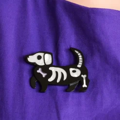 Doggo Darkness Brooch^Erstwilder Online