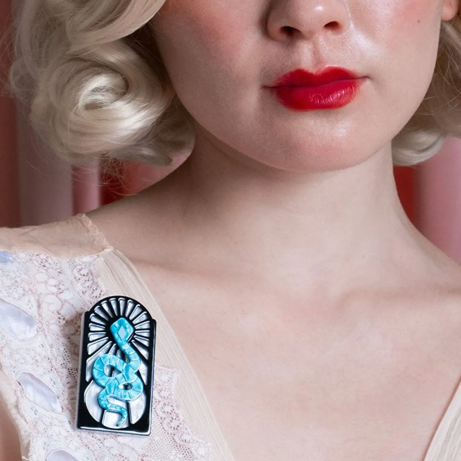 Elegant Venom Brooch^Erstwilder Hot