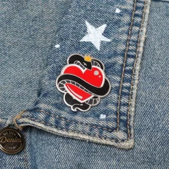 King Of Cobras Enamel Pin^Erstwilder Online