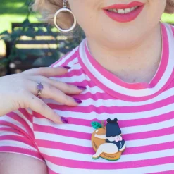 Mango Hug Brooch^Erstwilder Hot