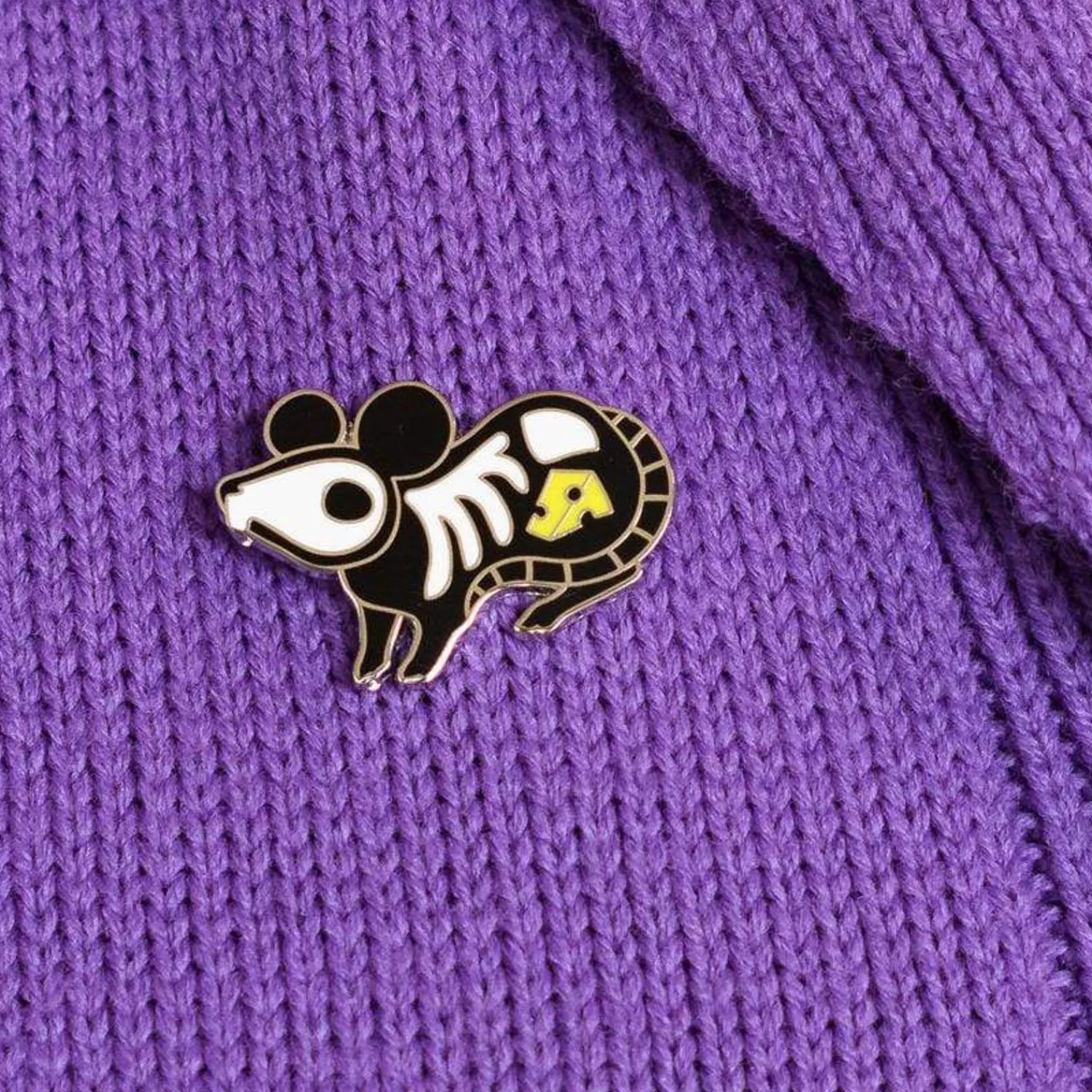 Mousy Mischief Enamel Pin^Erstwilder Clearance